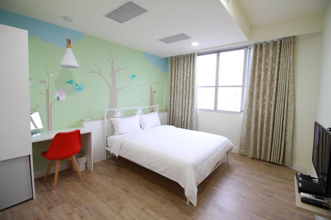 Moment Inn Tainan Extérieur photo