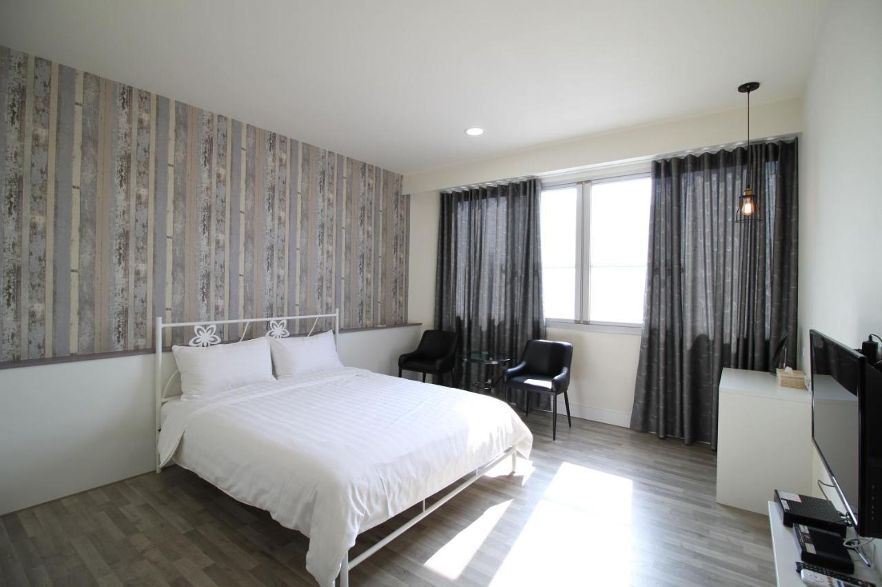 Moment Inn Tainan Extérieur photo