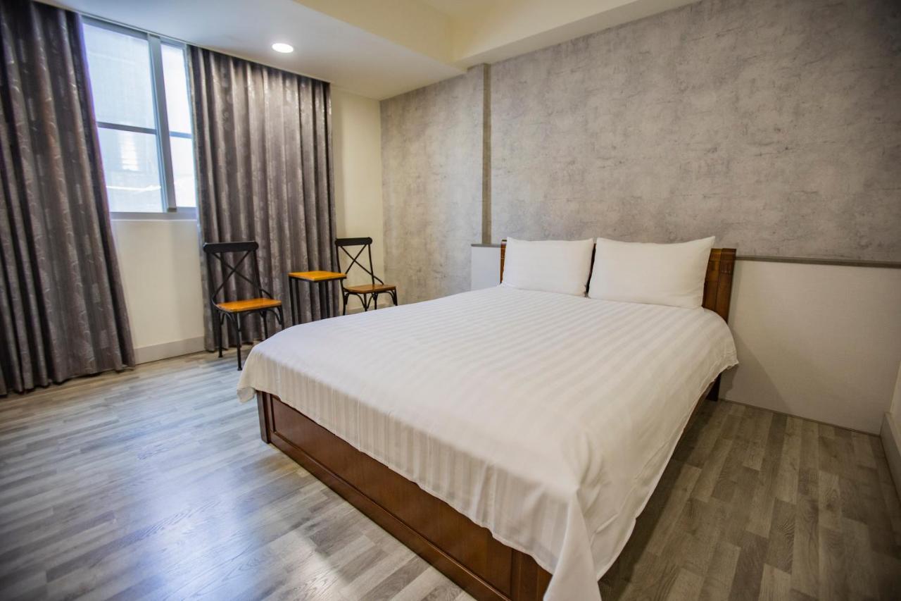 Moment Inn Tainan Extérieur photo