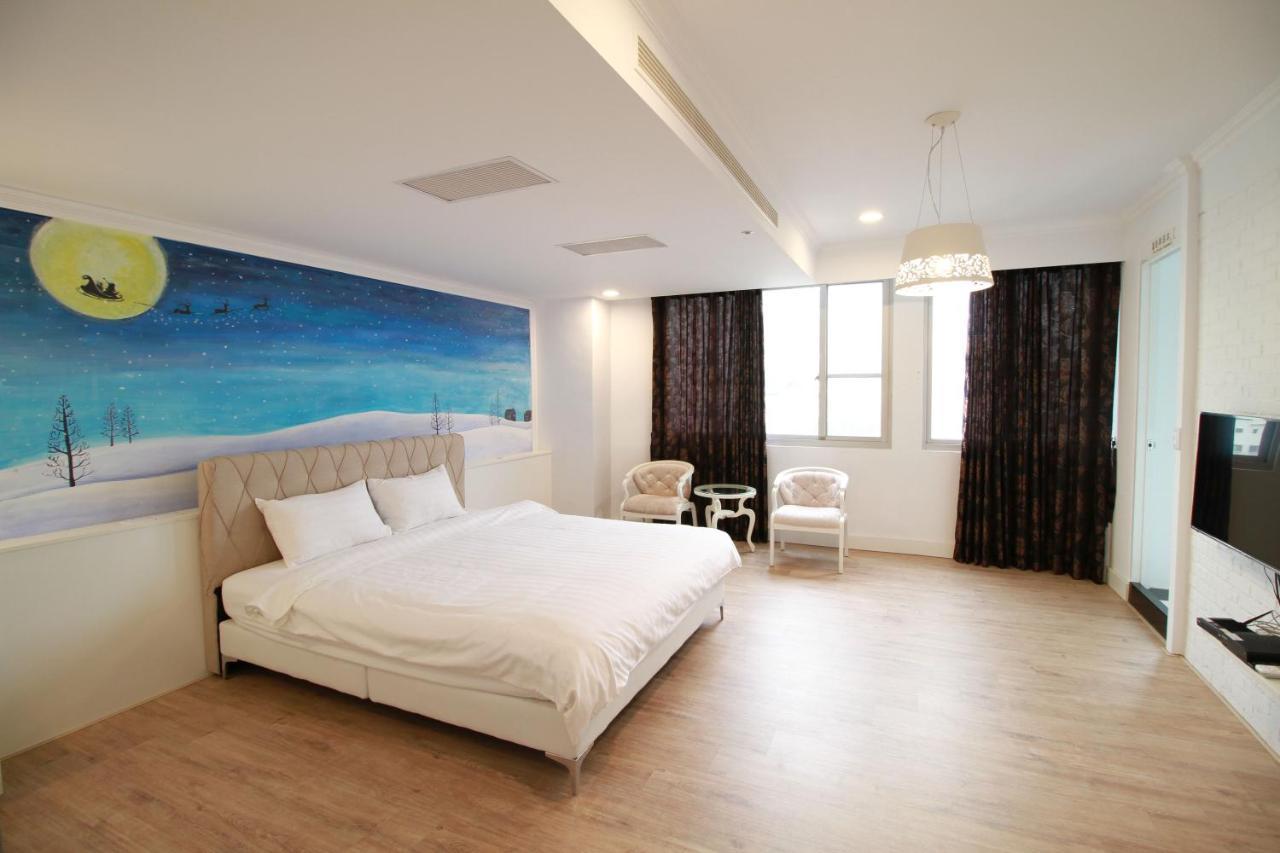 Moment Inn Tainan Extérieur photo