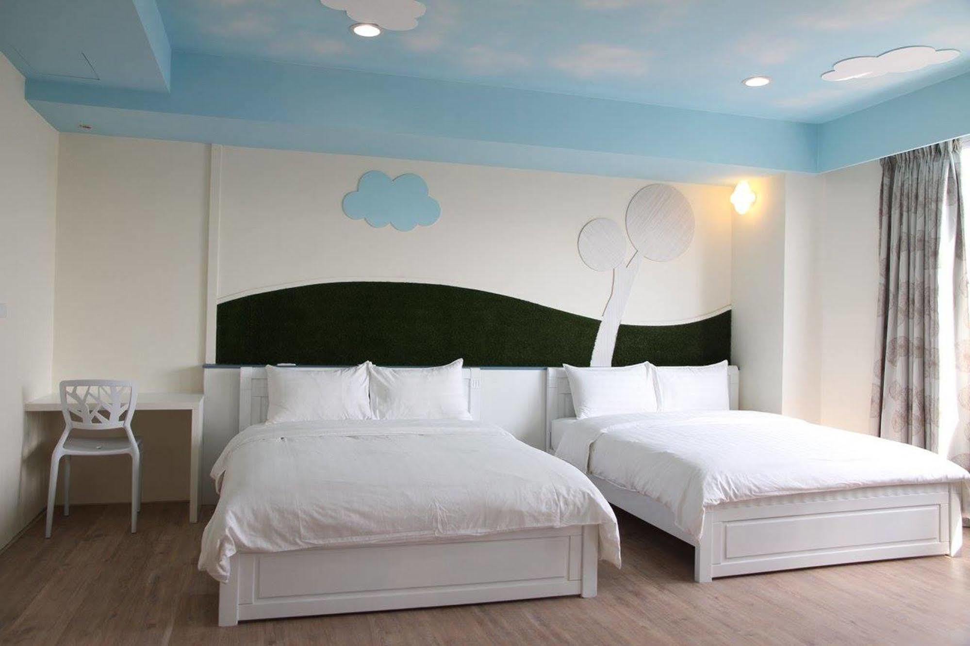 Moment Inn Tainan Extérieur photo