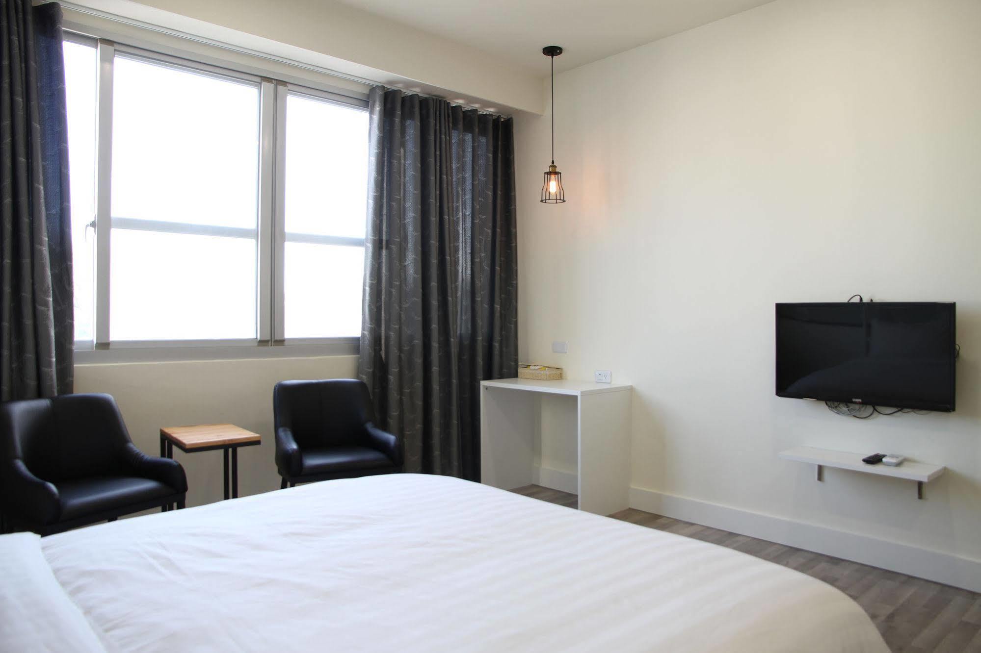 Moment Inn Tainan Extérieur photo