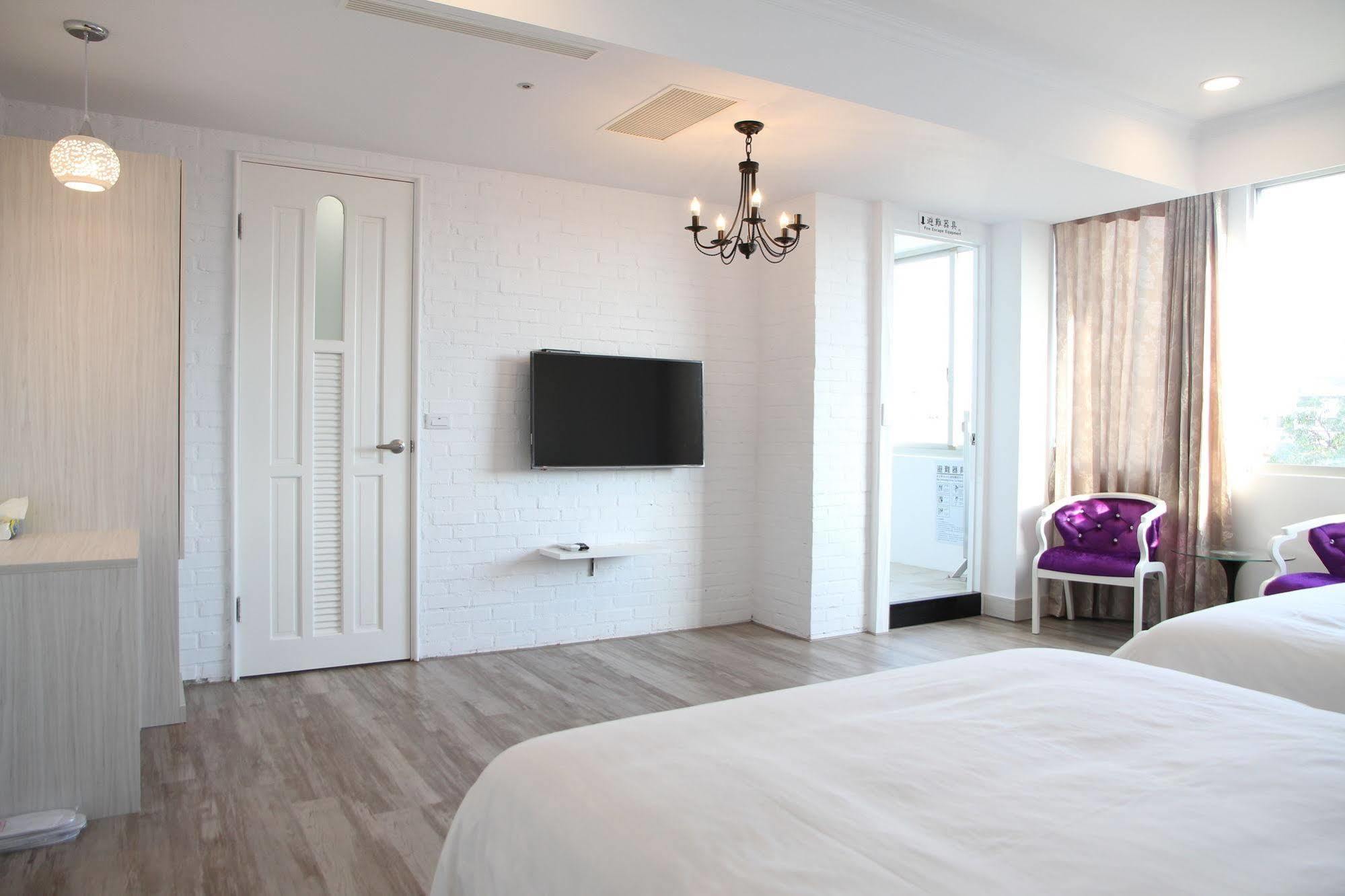 Moment Inn Tainan Extérieur photo